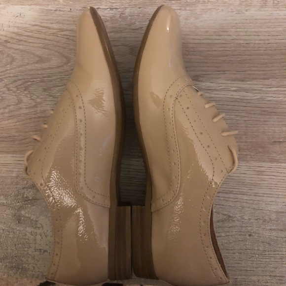 Steve Madden Nude Tipiee Oxfords - Picture 5 of 7